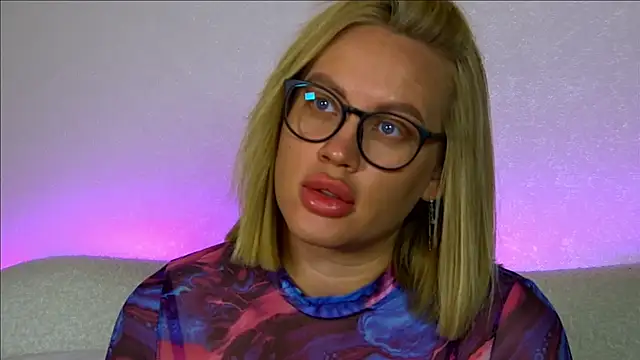 MariaNeumann online show from 23, 10, 2025