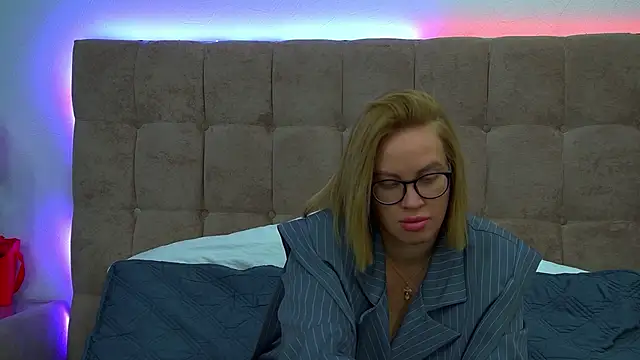 MariaNeumann online show from 24, 9, 2025