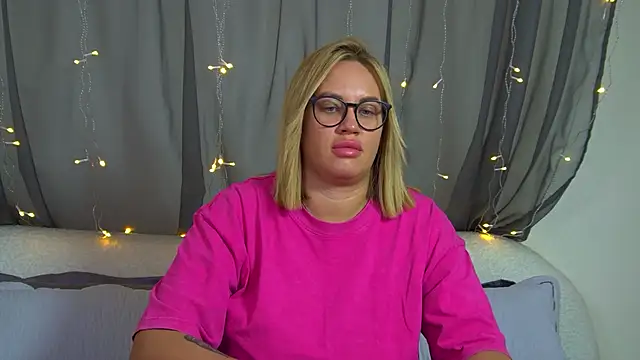 MariaNeumann online show from 23, 11, 2025