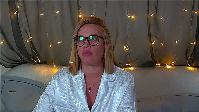 MariaNeumann online show from 26, 10, 2025