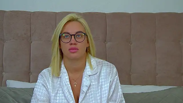 MariaNeumann online show from 12, 2, 2026