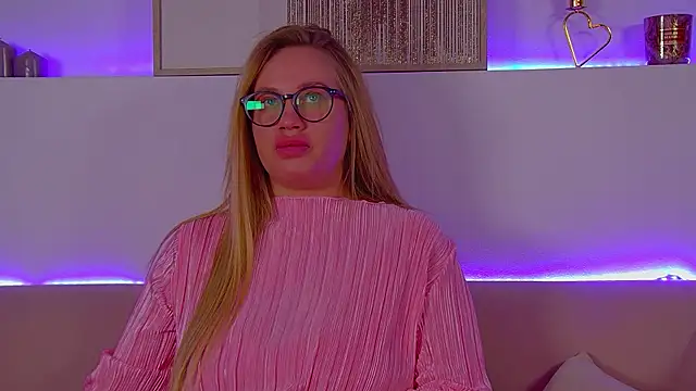 MariaNeumann online show from 16, 3, 2025