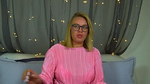 MariaNeumann online show from 30, 11, 2025