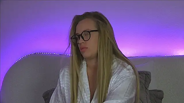 MariaNeumann online show from 16, 3, 2025