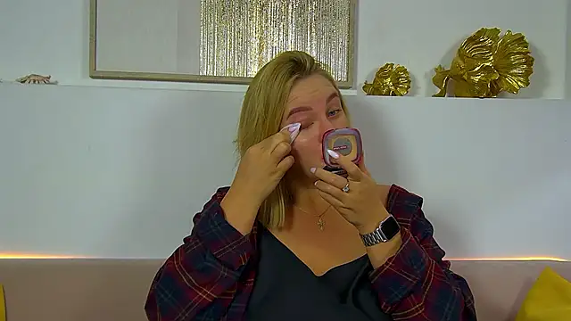 MariaNeumann online show from 21, 11, 2025