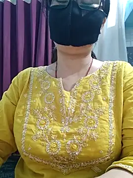 Snapshot of Aishwaryaa_69 chatting on 18, 6, 2026 Aishwaryaa 69 online show from 18, 6, 2026