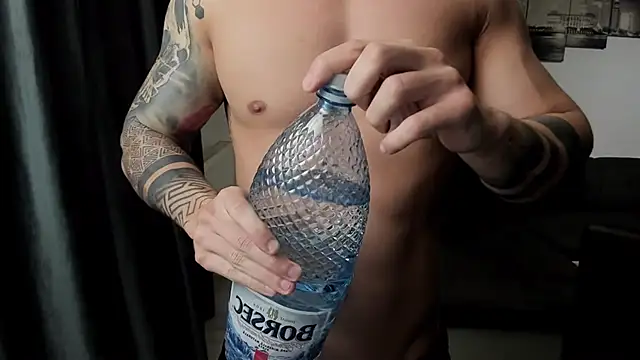 Snapshot of Richarddarell1 chatting on 21, 10, 2025 Richarddarell1 online show from 21, 10, 2025