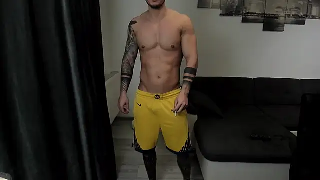 Snapshot of Richarddarell1 chatting on 11, 11, 2025 Richarddarell1 online show from 11, 11, 2025