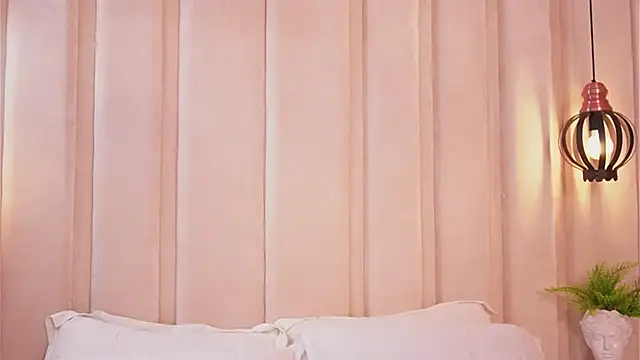 bonniekim  online show from 17, 10, 2025