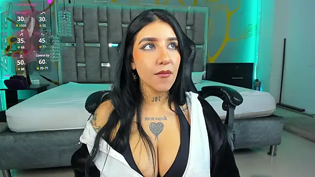 Snapshot of Leiaa_ chatting on 15, 12, 2024 Leiaa online show from 15, 12, 2024