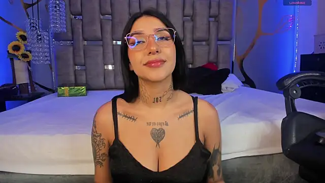 Snapshot of Leiaa_ chatting on 5, 1, 2025 Leiaa online show from 5, 1, 2025