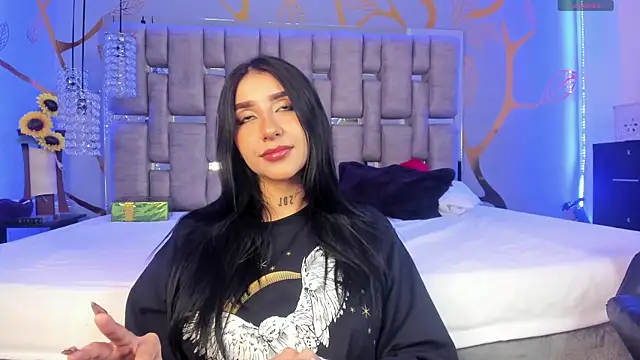 Snapshot of Leiaa_ chatting on 4, 1, 2025 Leiaa online show from 4, 1, 2025