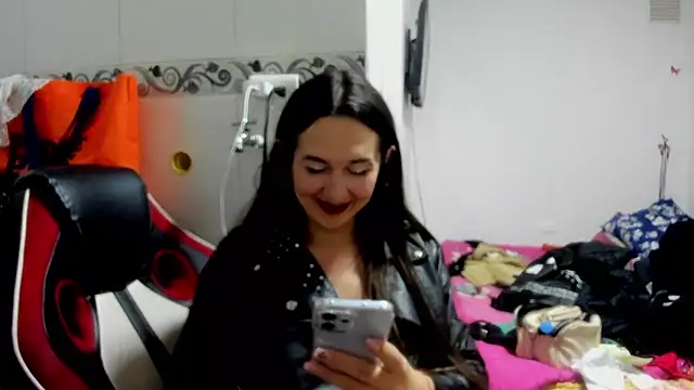 Snapshot of Sweet-Suck69 chatting on 30, 5, 2026 Sweet-Suck69 online show from 30, 5, 2026