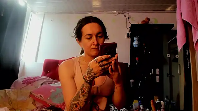 Sweet-Suck69 online show from 1, 12, 2025