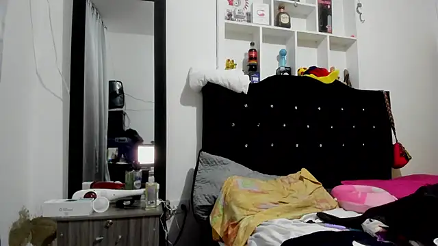 Sweet-Suck69 online show from 23, 2, 2026