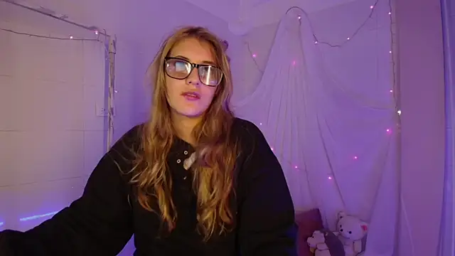 Snapshot of Giia_paiige18 chatting on 31, 10, 2025 Giia paiige18 online show from 31, 10, 2025