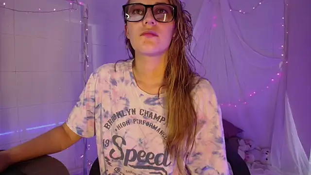 Snapshot of Giia_paiige18 chatting on 1, 12, 2025 Giia paiige18 online show from 1, 12, 2025