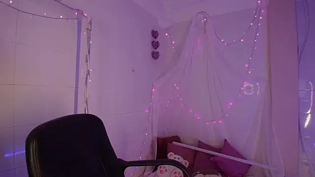 Giia paiige18 online show from 13, 2, 2026