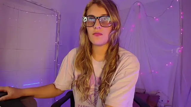 Snapshot of Giia_paiige18 chatting on 14, 11, 2025 Giia paiige18 online show from 14, 11, 2025