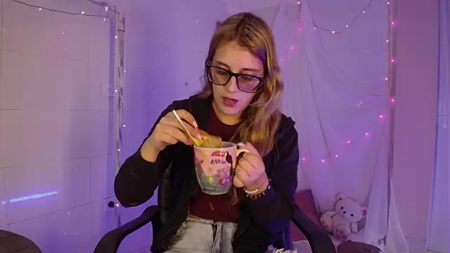 Snapshot of Giia_paiige18 chatting on 6, 11, 2025 Giia paiige18 online show from 6, 11, 2025