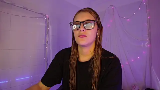 Snapshot of Giia_paiige18 chatting on 20, 11, 2025 Giia paiige18 online show from 20, 11, 2025