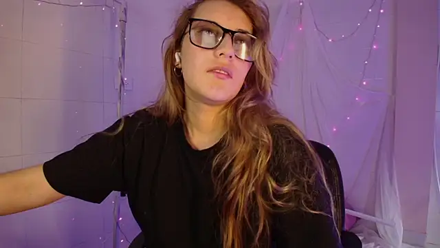 Giia paiige18 online show from 16, 2, 2026