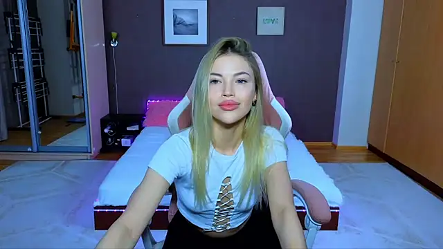 EmmyMills online show from 24, 1, 2025