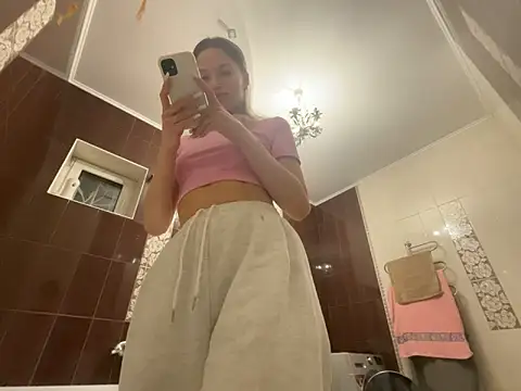 EmmyMills online show from 6, 3, 2026