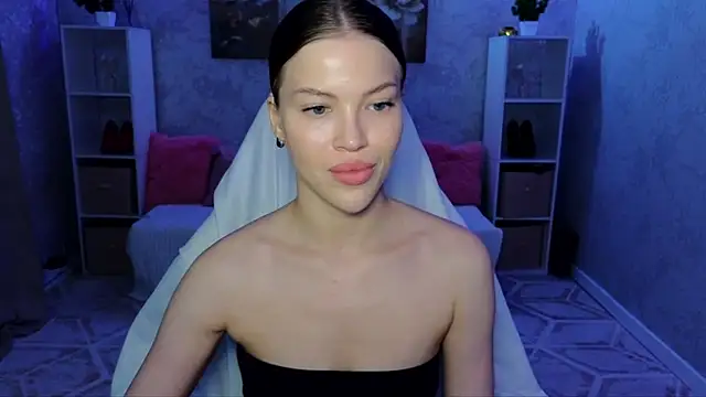 EmmyMills online show from 28, 6, 2026
