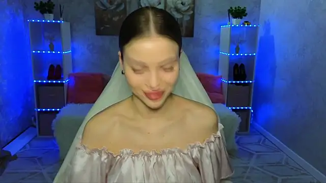 EmmyMills online show from 6, 2, 2026