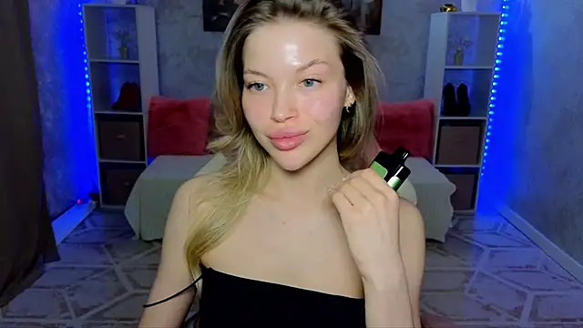 Snapshot of EmmyMills chatting on 4, 4, 2026 EmmyMills online show from 4, 4, 2026