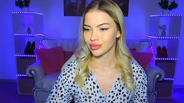 EmmyMills online show from 15, 11, 2025