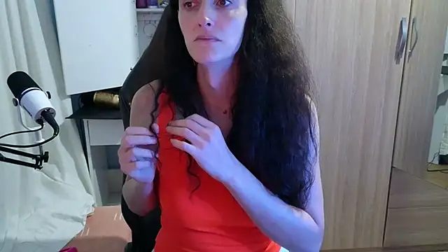 MemiKouki online show from 12, 10, 2025