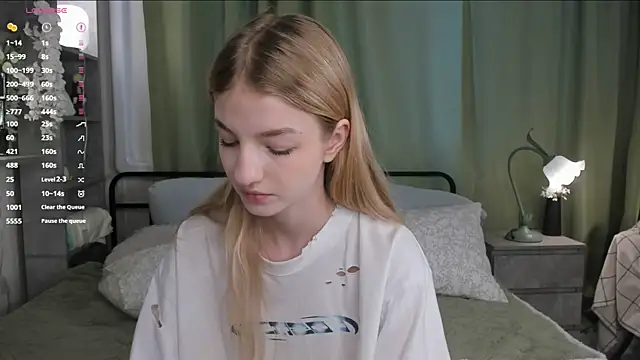 Snapshot of YuNabif chatting on 22, 10, 2025 YuNabif online show from 22, 10, 2025