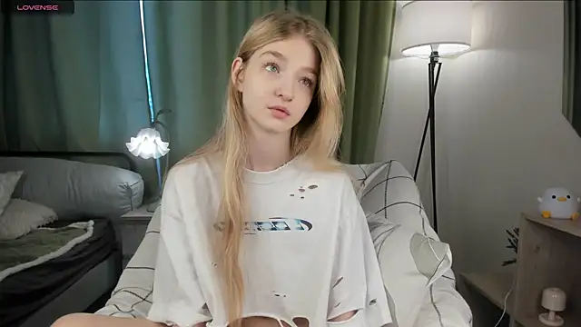 Snapshot of YuNabif chatting on 2, 11, 2025 YuNabif online show from 2, 11, 2025