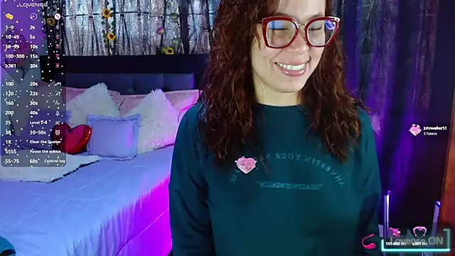SharonR1 online show from 9, 9, 2025