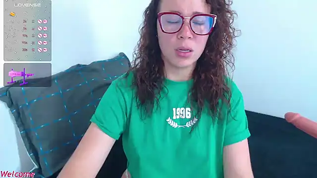 SharonR1 online show from 21, 9, 2025