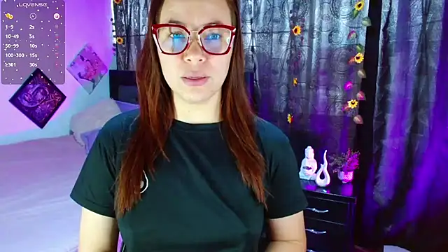 SharonR1 online show from 3, 11, 2025