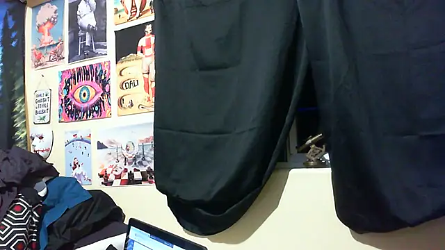 Snapshot of Mic_Oxinner chatting on 6, 6, 2026 Mic Oxinner online show from 6, 6, 2026