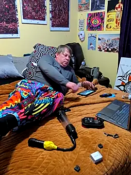 Snapshot of Mic_Oxinner chatting on 28, 4, 2026 Mic Oxinner online show from 28, 4, 2026