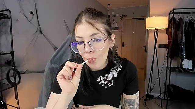 AnnaTrueno online show from 3, 11, 2025