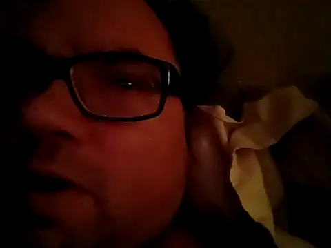 Snapshot of Mickael19 chatting on 11, 11, 2025 Mickael19 online show from 11, 11, 2025