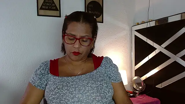 elizabeth mature23 online show from 12, 10, 2025