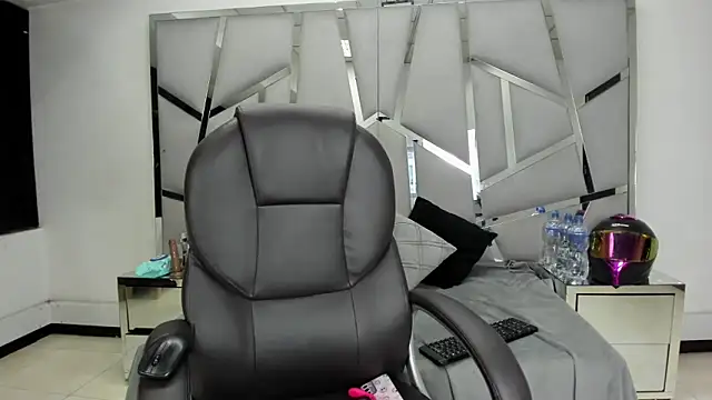 Catherinee69 x online show from 14, 4, 2026