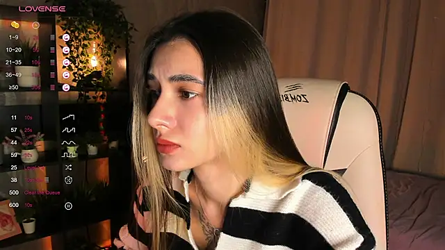 Snapshot of DarlaLike chatting on 20, 11, 2025 DarlaLike online show from 20, 11, 2025