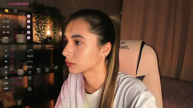 Snapshot of DarlaLike chatting on 19, 11, 2025 DarlaLike online show from 19, 11, 2025