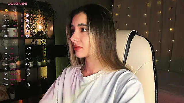 Snapshot of DarlaLike chatting on 16, 11, 2025 DarlaLike online show from 16, 11, 2025