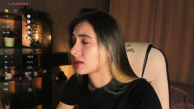 Snapshot of DarlaLike chatting on 12, 11, 2025 DarlaLike online show from 12, 11, 2025