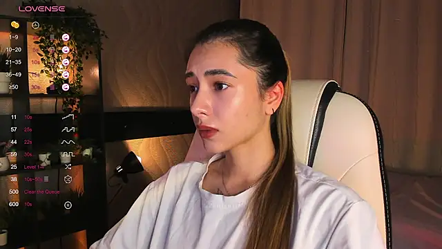 Snapshot of DarlaLike chatting on 8, 11, 2025 DarlaLike online show from 8, 11, 2025