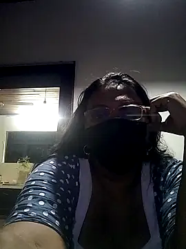 Snapshot of FemMom chatting on 9, 10, 2025 FemMom online show from 9, 10, 2025